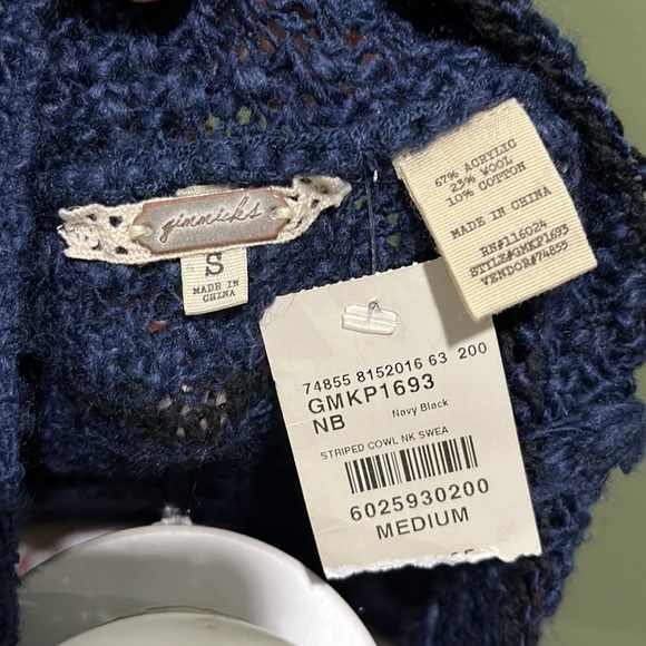 SALE! Bought at Buckle - Navy Blue Cowl Neck Fringe Sweater by Gimmicks - Small - Picture 8 of 15